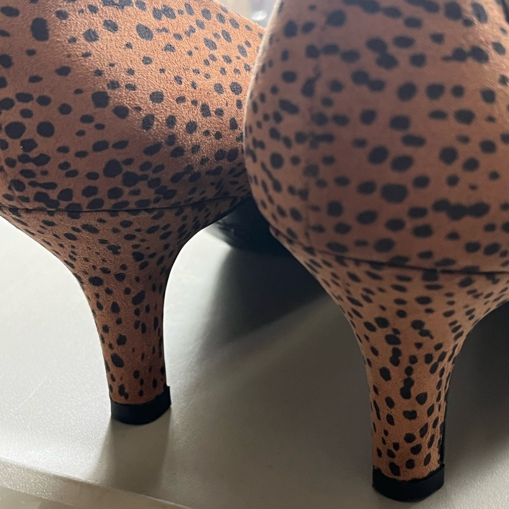 Women's LifeStride Parigi Leopard Animal Print 2.5 Inch High Heel Pump Size 8.5 - Picture 16 of 16